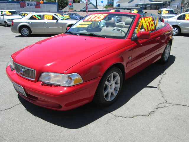 2002 Volvo C70 4dr 114 WB XLT 4WD