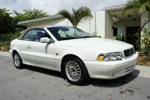 2003 Volvo C70 4dr 114 WB XLT 4WD