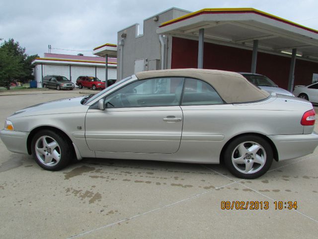 2004 Volvo C70 4dr 114 WB XLT 4WD