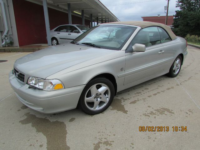 2004 Volvo C70 4dr 114 WB XLT 4WD