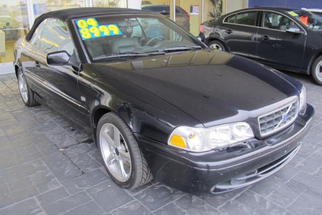 2004 Volvo C70 Limited Pickup 4D 6 1/2 Ft