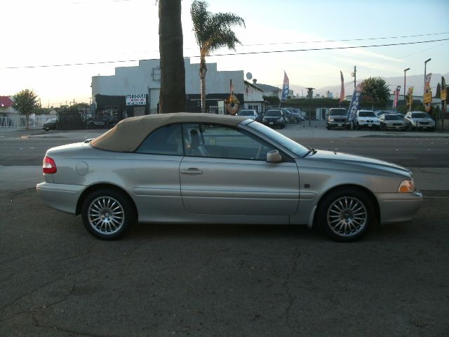 2004 Volvo C70 4dr 114 WB XLT 4WD