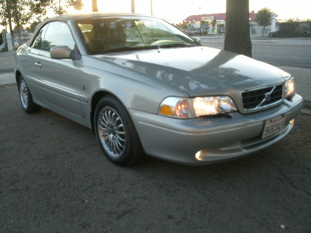 2004 Volvo C70 4dr 114 WB XLT 4WD