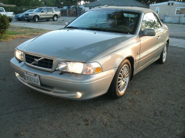 2004 Volvo C70 4dr 114 WB XLT 4WD