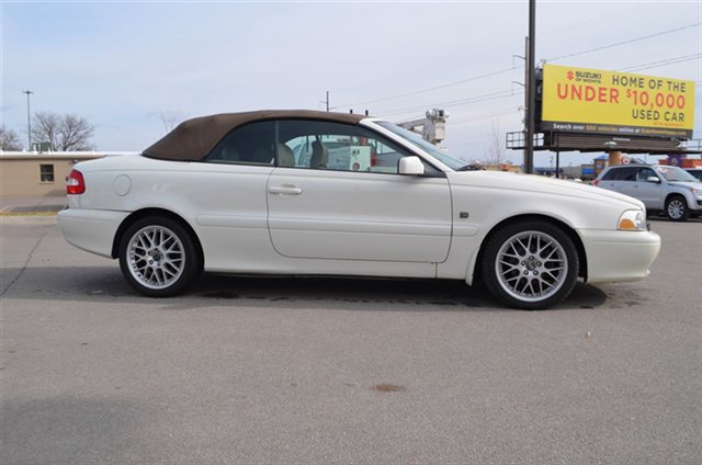 2004 Volvo C70 Limited Pickup 4D 6 1/2 Ft