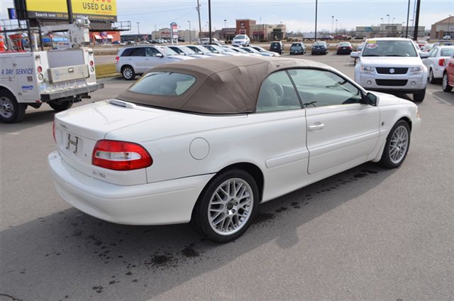 2004 Volvo C70 Limited Pickup 4D 6 1/2 Ft