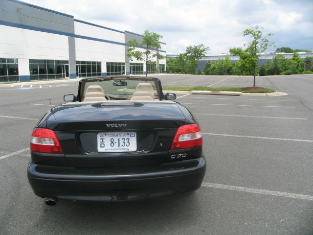 2004 Volvo C70 4dr 114 WB XLT 4WD