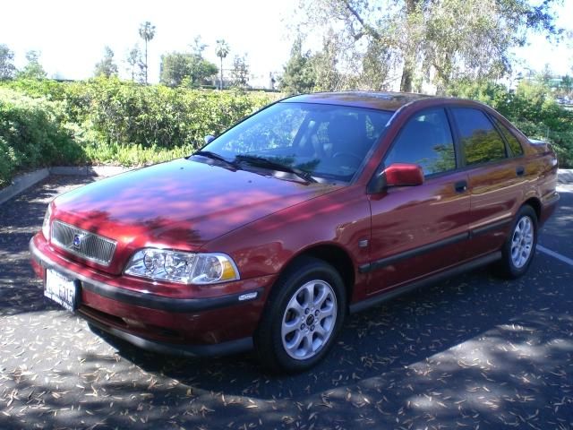 2000 Volvo S40 Base