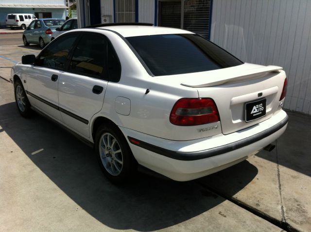 2000 Volvo S40 Base