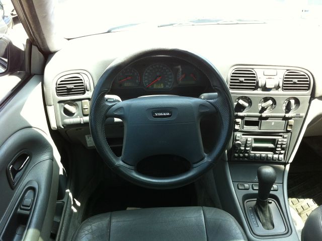 2000 Volvo S40 Base