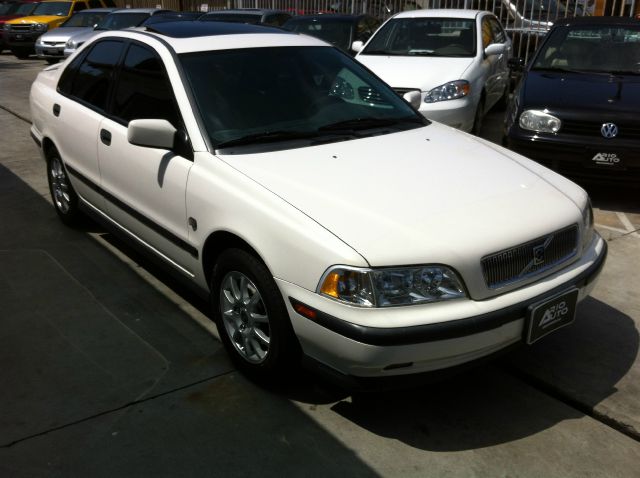 2000 Volvo S40 Base