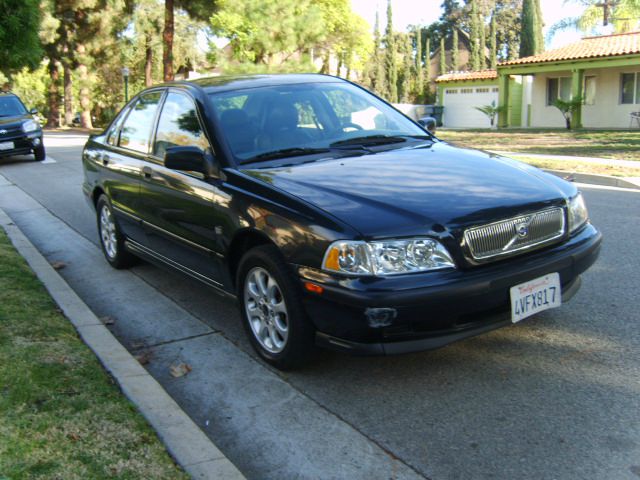 2000 Volvo S40 Base