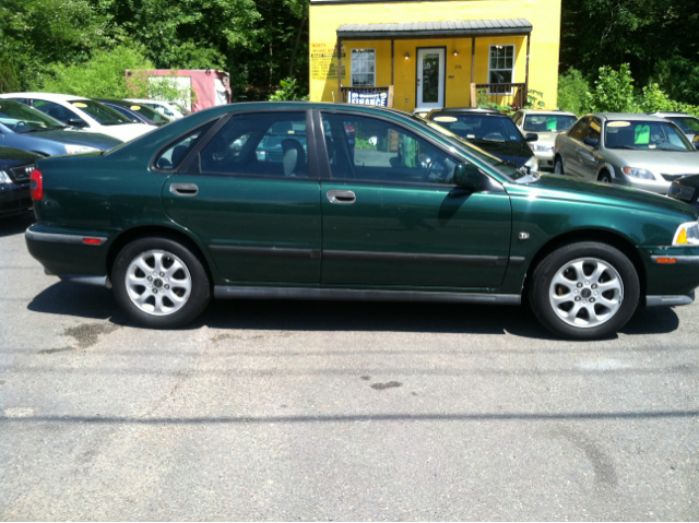 2000 Volvo S40 Base