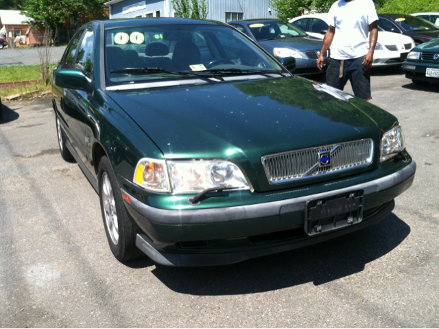 2000 Volvo S40 Base