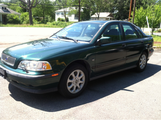 2000 Volvo S40 Base