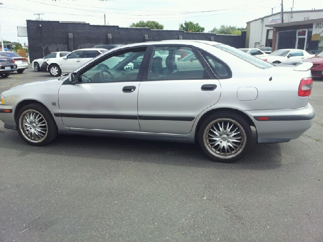 2000 Volvo S40 Base