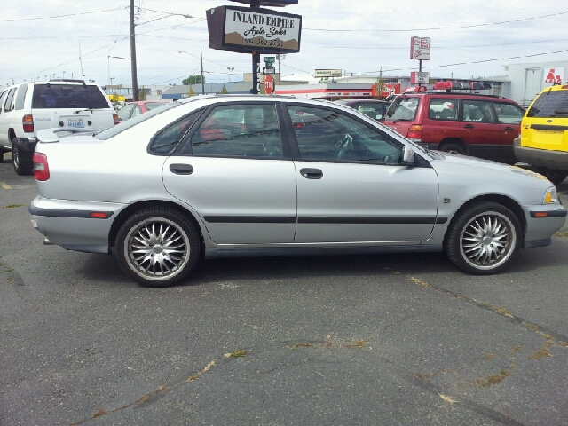 2000 Volvo S40 Base