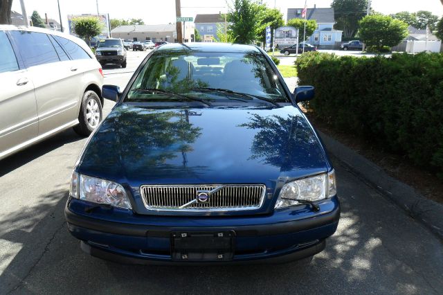 2000 Volvo S40 Base