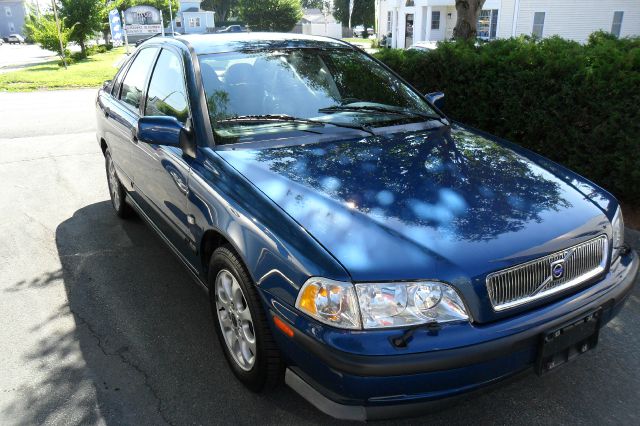 2000 Volvo S40 Base