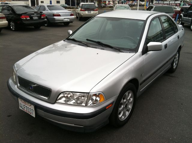 2000 Volvo S40 Base