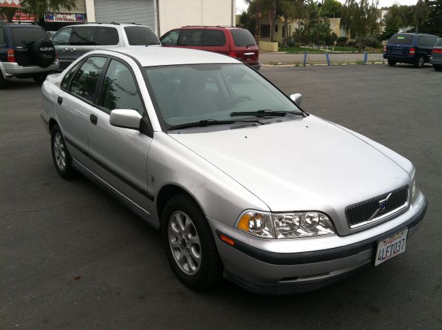 2000 Volvo S40 Base