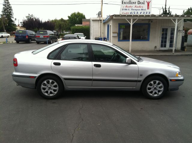 2000 Volvo S40 Base