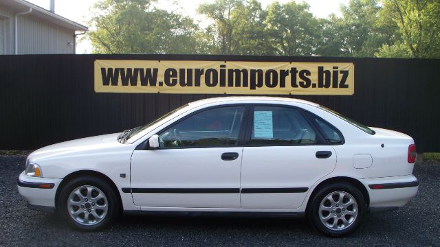 2000 Volvo S40 Base