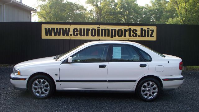 2000 Volvo S40 Base