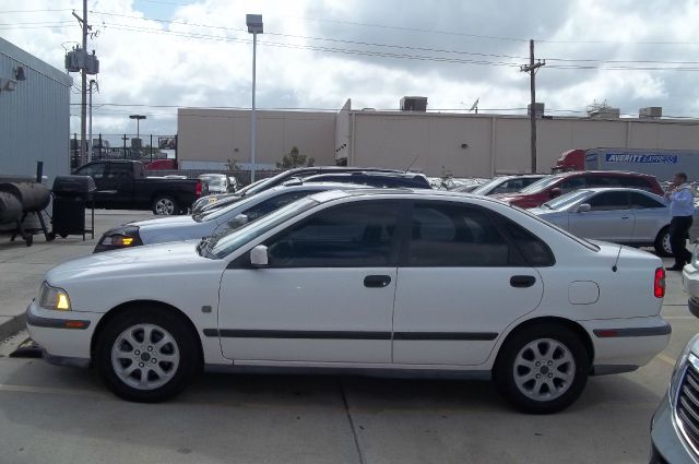 2000 Volvo S40 Base