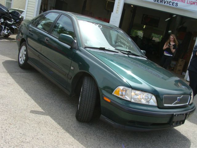 2000 Volvo S40 Series 4