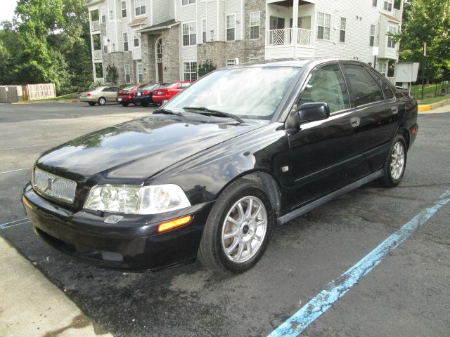 2004 Volvo S40 S 5 Passenger