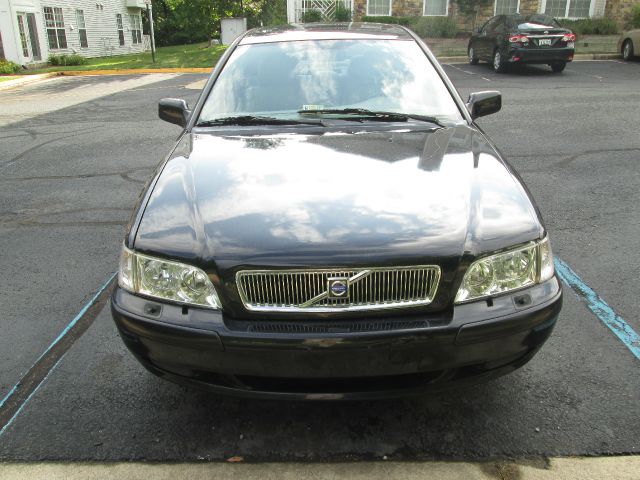 2004 Volvo S40 S 5 Passenger