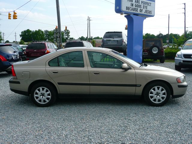 2001 Volvo S60 4WD 4dr Sport