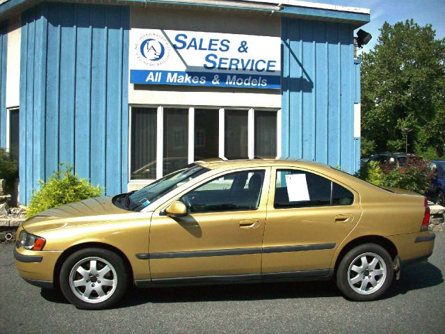 2002 Volvo S60 EX - DUAL Power Doors