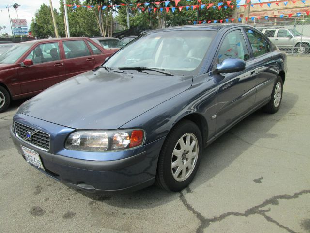 2002 Volvo S60 2.5i Sedan 4D