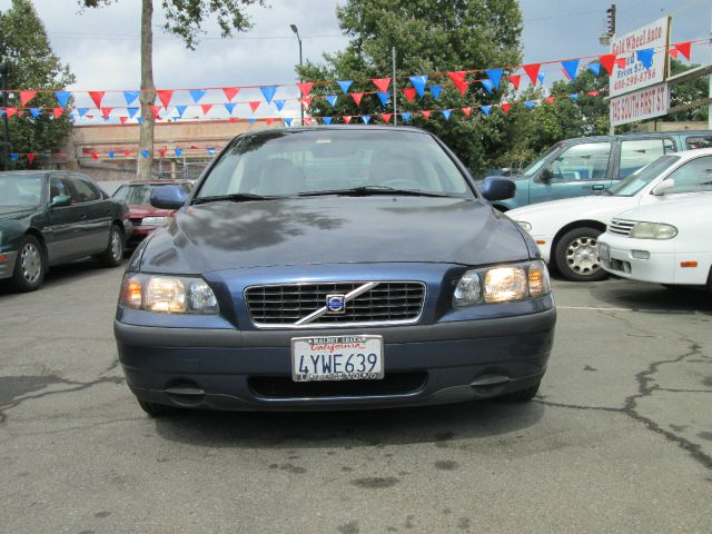 2002 Volvo S60 2.5i Sedan 4D