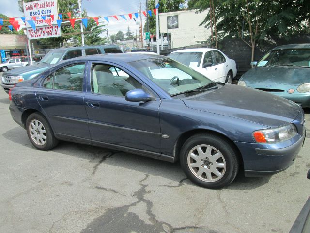 2002 Volvo S60 2.5i Sedan 4D