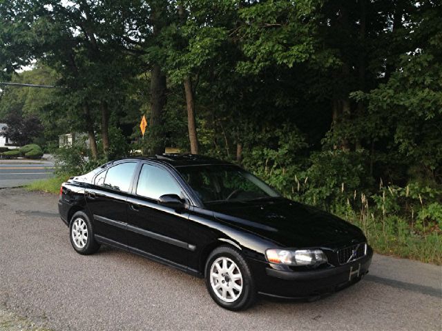 2002 Volvo S60 2.5i Sedan 4D