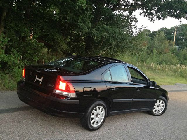 2002 Volvo S60 2.5i Sedan 4D