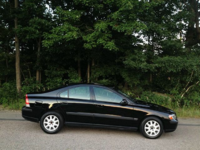 2002 Volvo S60 2.5i Sedan 4D