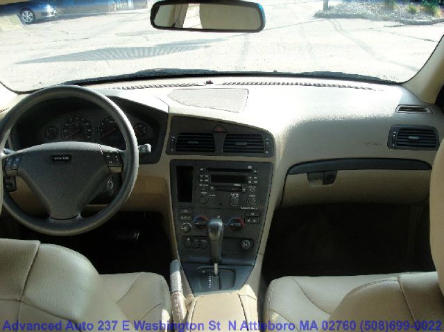 2002 Volvo S60 2.5i Sedan 4D