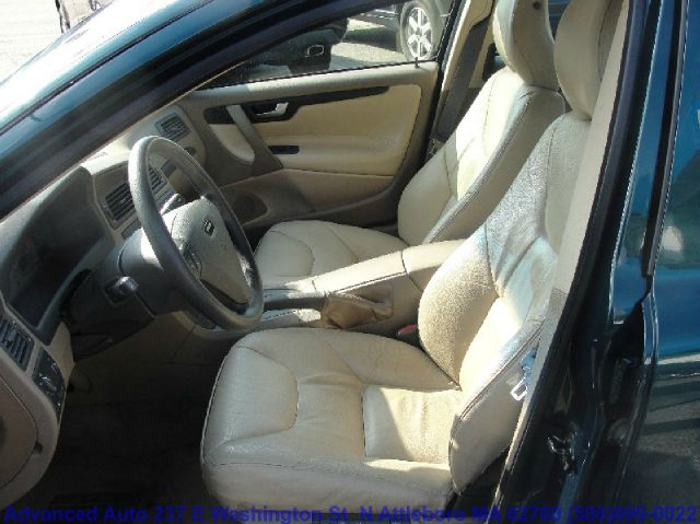 2002 Volvo S60 2.5i Sedan 4D