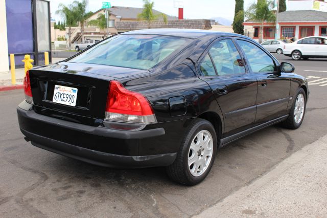 2002 Volvo S60 2.5i Sedan 4D