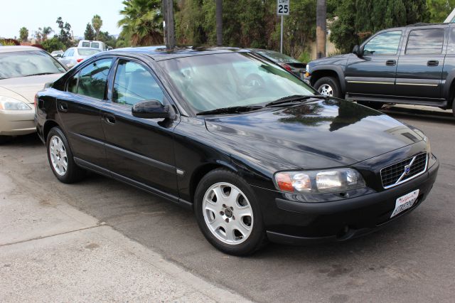 2002 Volvo S60 2.5i Sedan 4D