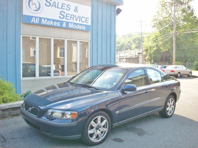 2002 Volvo S60 EX - DUAL Power Doors