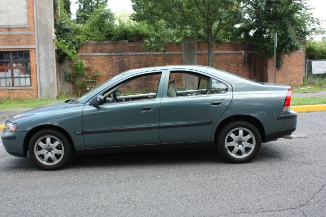 2002 Volvo S60 EX - DUAL Power Doors