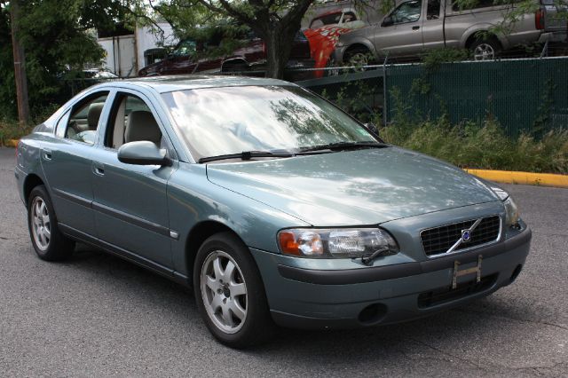 2002 Volvo S60 EX - DUAL Power Doors