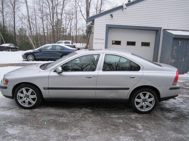 2002 Volvo S60 EX - DUAL Power Doors