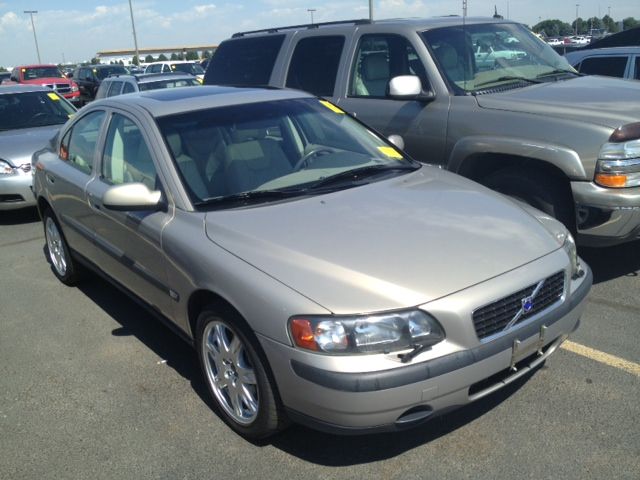 2002 Volvo S60 EX - DUAL Power Doors