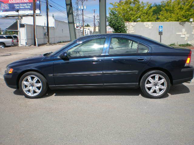 2002 Volvo S60 EX - DUAL Power Doors